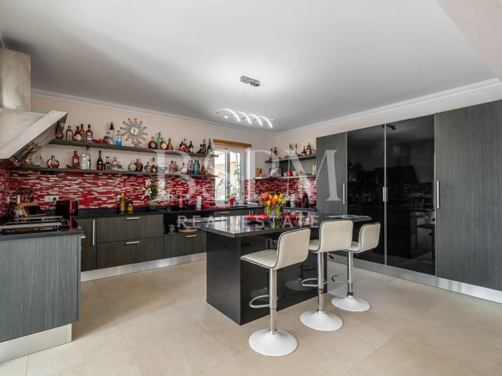 Image No.22-4 Bed House for sale