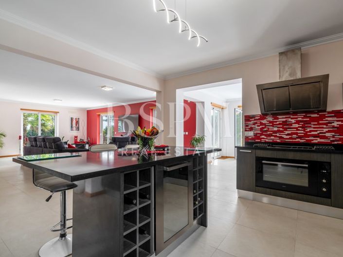 Image No.23-4 Bed House for sale