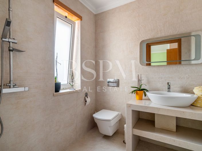 Image No.35-4 Bed House for sale