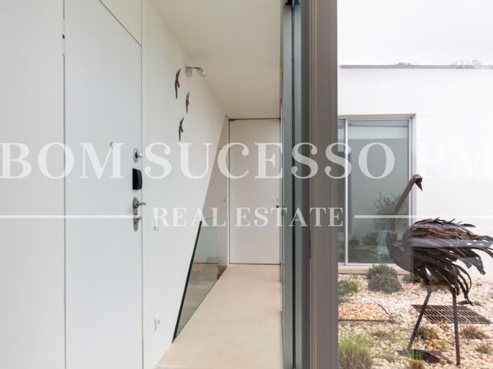 Image No.25-2 Bed Villa for sale