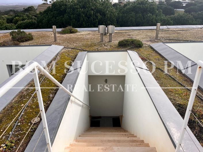 Image No.48-2 Bed Villa for sale