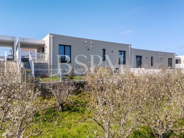 Image No.29-3 Bed Villa for sale