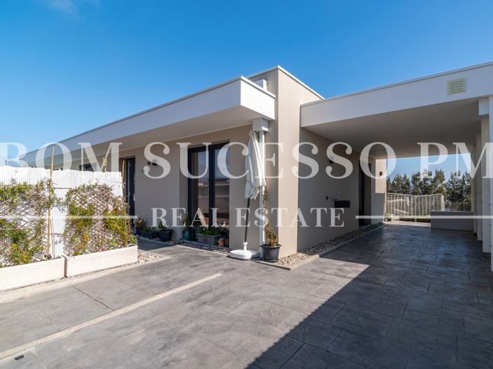 Image No.3-3 Bed Villa for sale