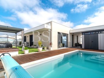 1 - Bombarral, Villa