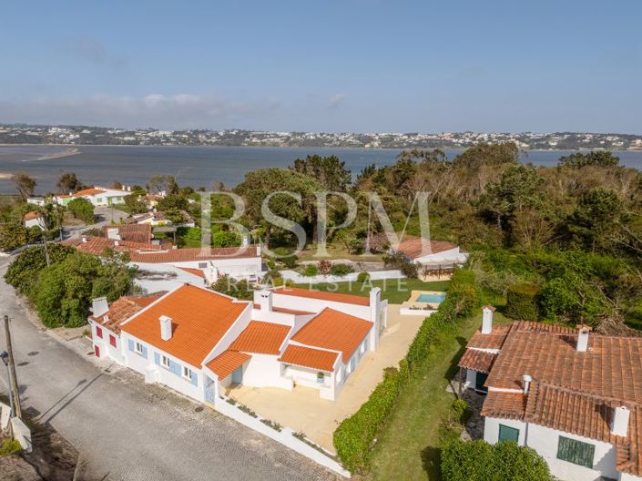 Image No.2-4 Bed House for sale