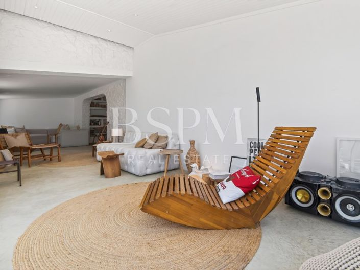 Image No.20-4 Bed House for sale