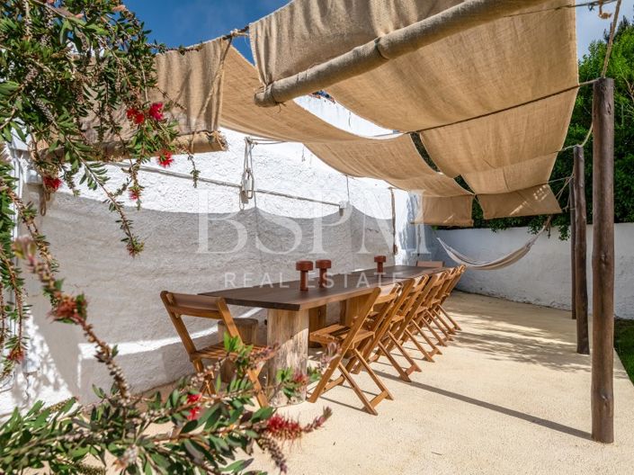 Image No.6-4 Bed House for sale