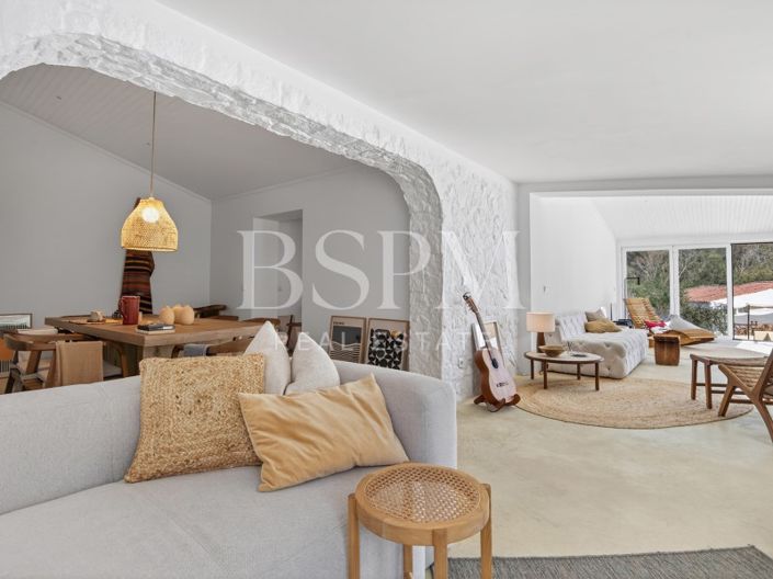 Image No.8-4 Bed House for sale