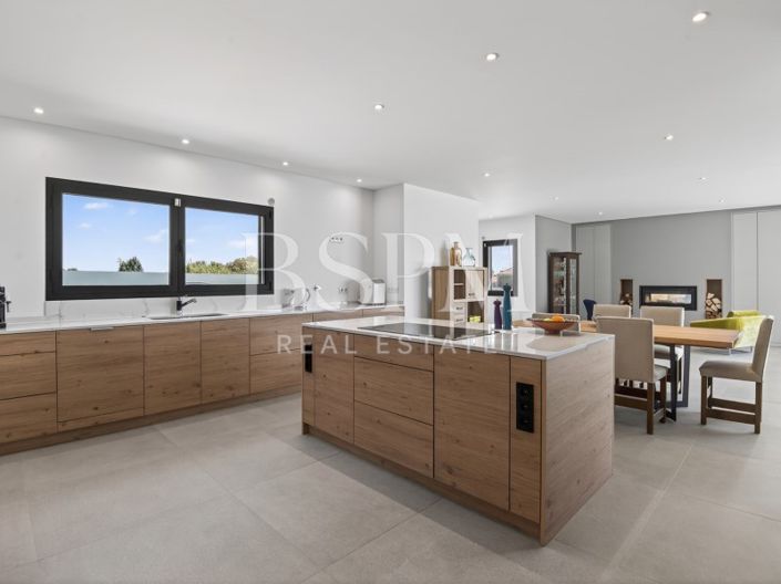 Image No.12-4 Bed Villa for sale