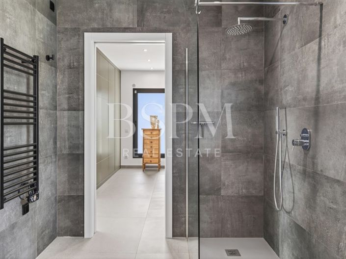 Image No.26-4 Bed Villa for sale