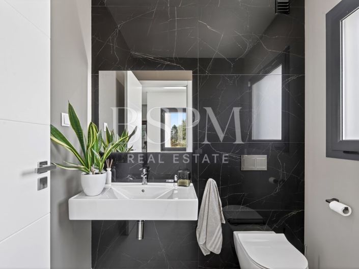 Image No.27-4 Bed Villa for sale