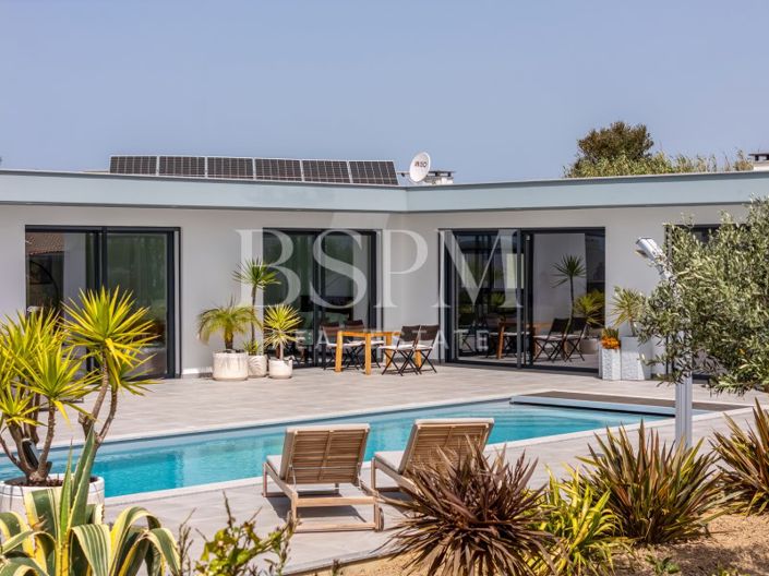 Image No.3-4 Bed Villa for sale