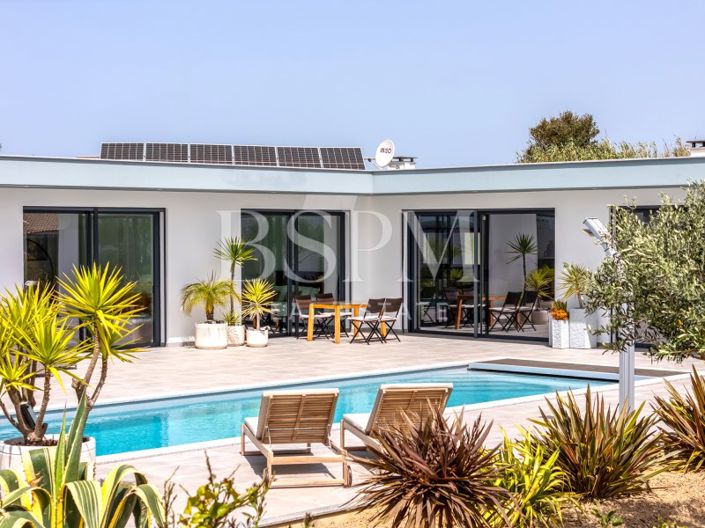 Image No.2-4 Bed Villa for sale