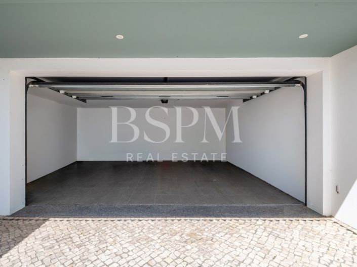 Image No.37-4 Bed Villa for sale