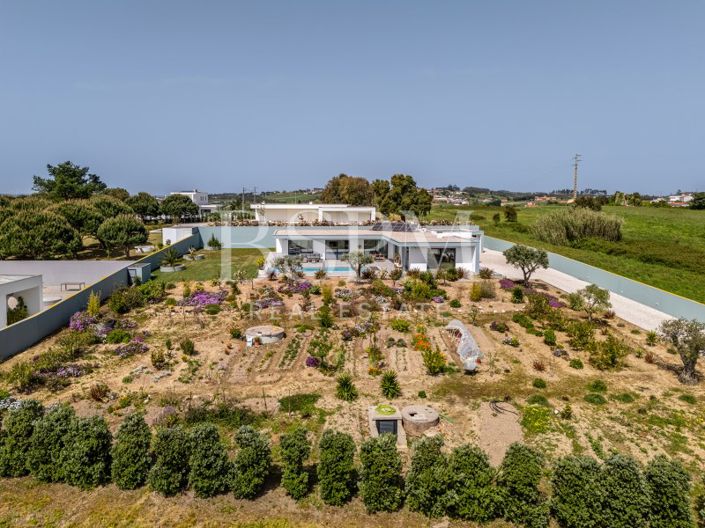 Image No.4-4 Bed Villa for sale