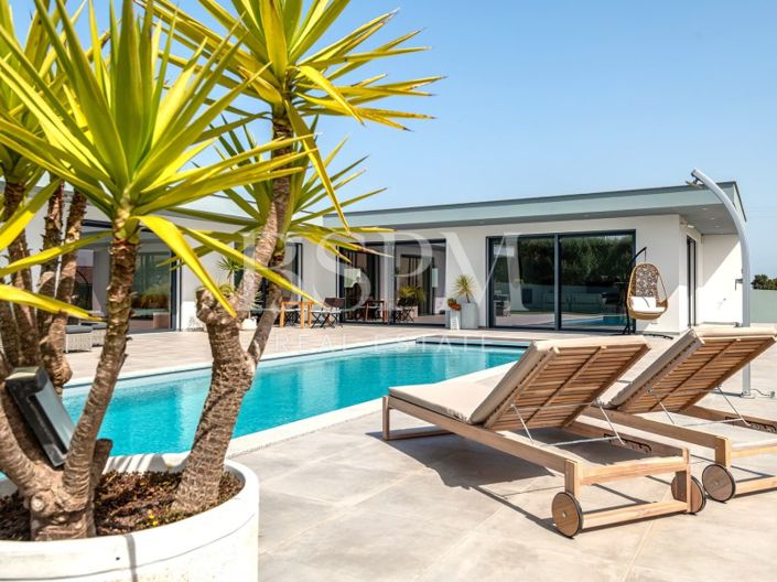 Image No.44-4 Bed Villa for sale