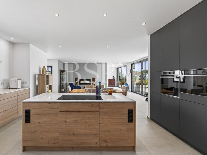 Image No.9-4 Bed Villa for sale