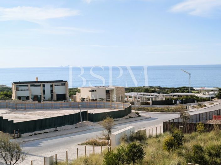 Image No.10-3 Bed House for sale