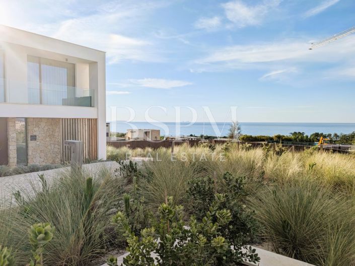 Image No.8-3 Bed House for sale