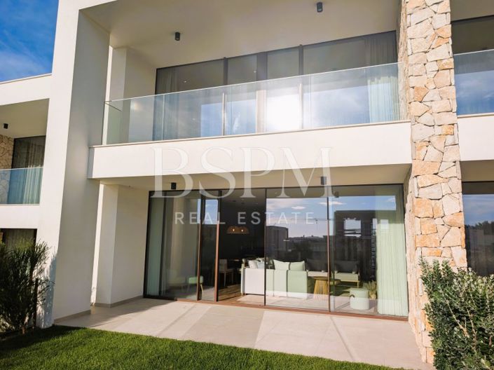 Image No.10-3 Bed House for sale