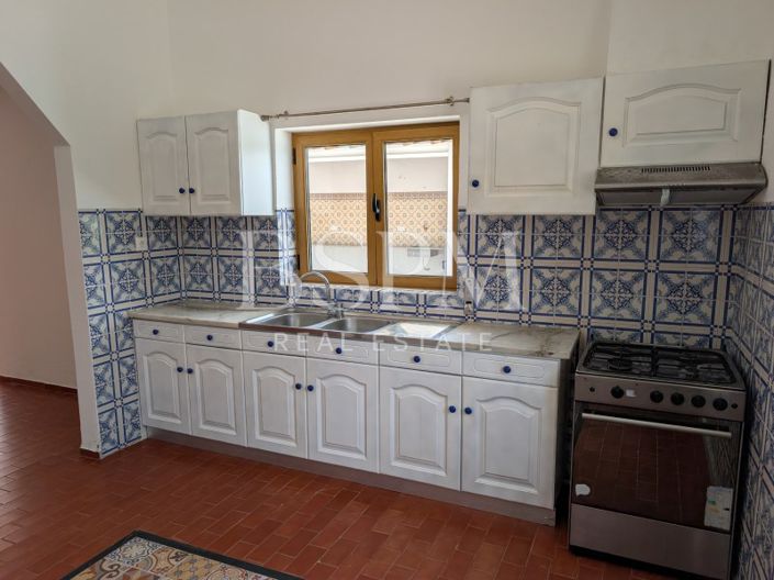 Image No.16-4 Bed House for sale