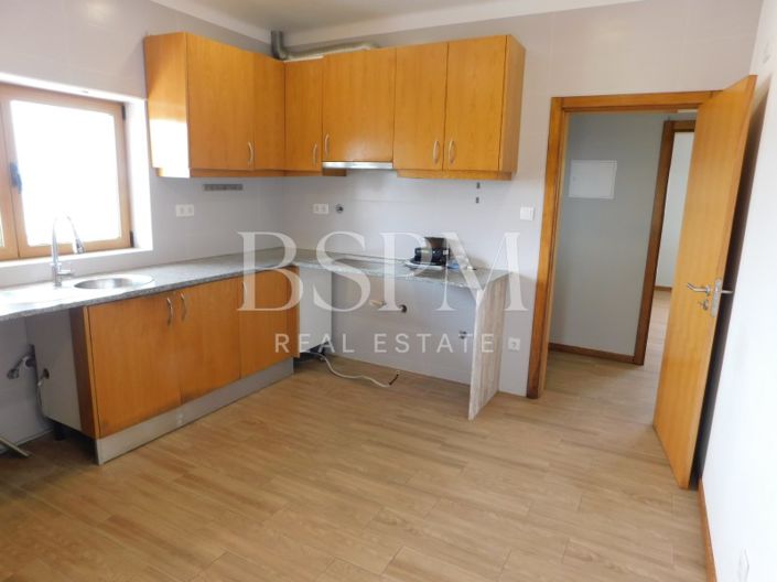 Image No.17-4 Bed House for sale