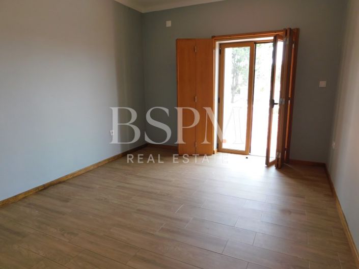 Image No.19-4 Bed House for sale