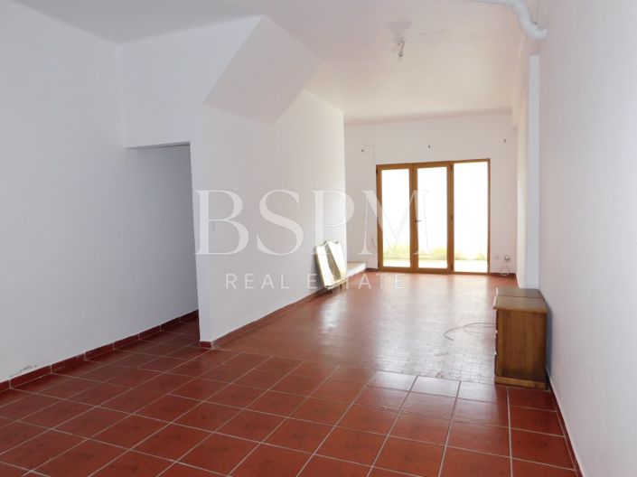 Image No.24-4 Bed House for sale
