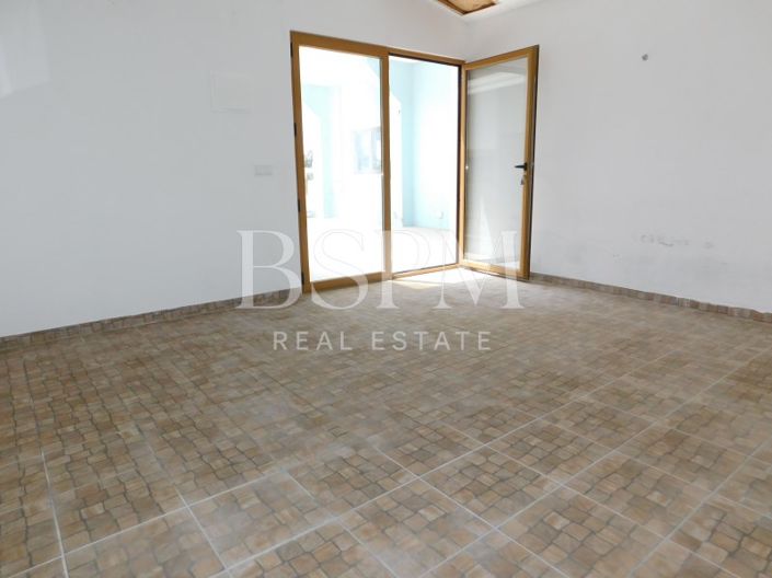 Image No.25-4 Bed House for sale