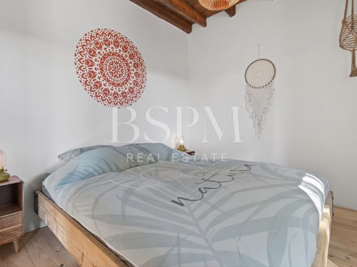 Image No.19-3 Bed House for sale