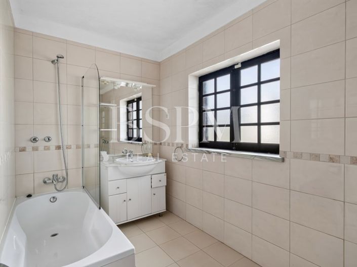 Image No.45-5 Bed Villa for sale