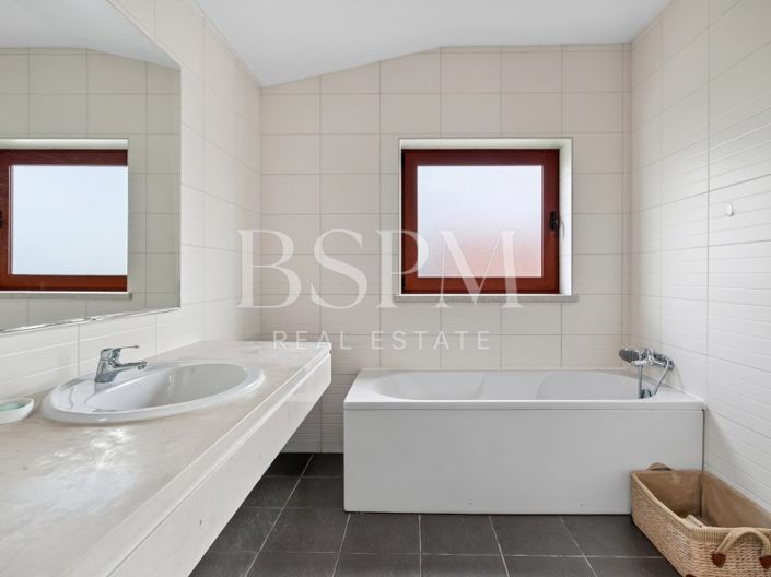 Image No.30-3 Bed Villa for sale