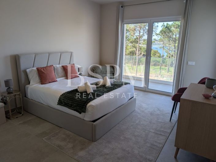 Image No.12-4 Bed House for sale