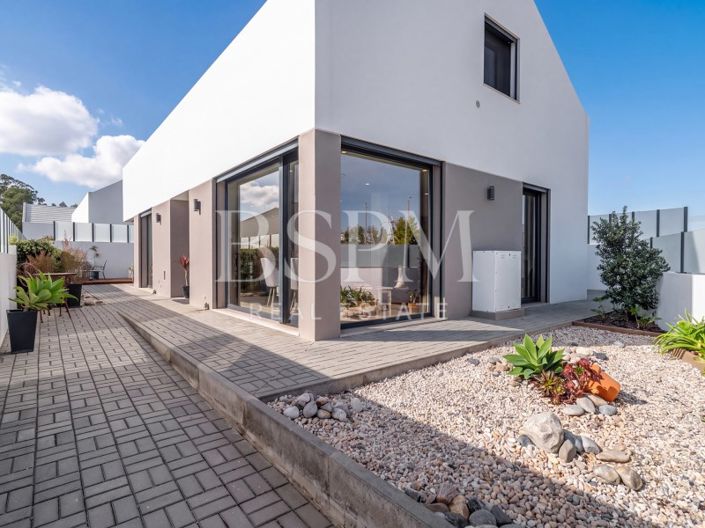 Image No.34-3 Bed House for sale