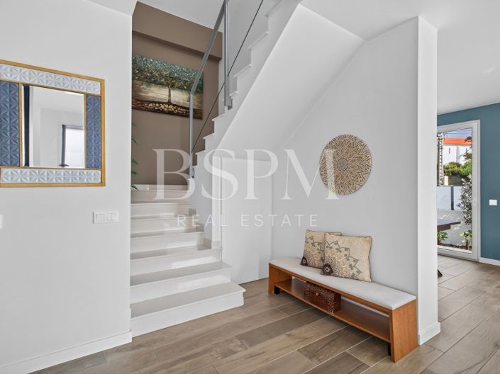 Image No.9-3 Bed House for sale