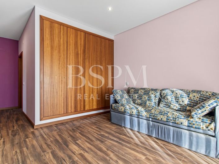 Image No.31-4 Bed House for sale
