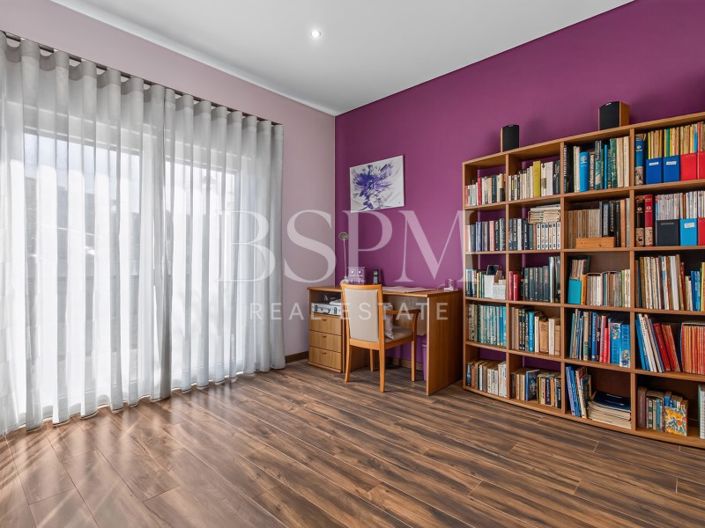 Image No.32-4 Bed House for sale