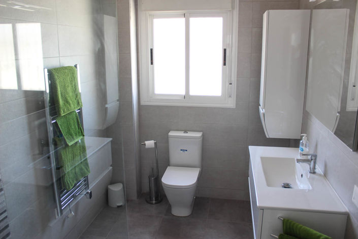 Image No.19-3 Bed Townhouse for sale