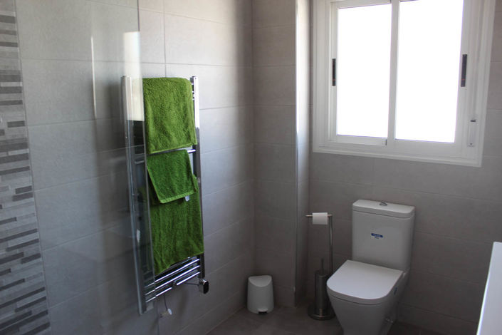 Image No.20-3 Bed Townhouse for sale