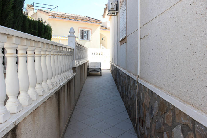 Image No.28-3 Bed Townhouse for sale