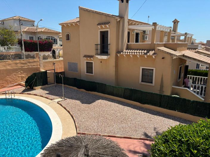 Image No.20-Villa de 4 chambres à vendre à Alicante