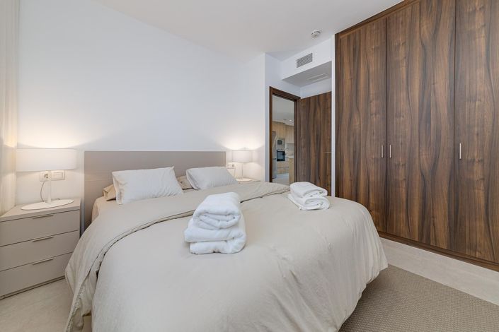 Image No.24-3 Bed Apartment for sale