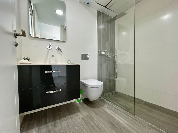 Image No.18-3 Bed Villa for sale