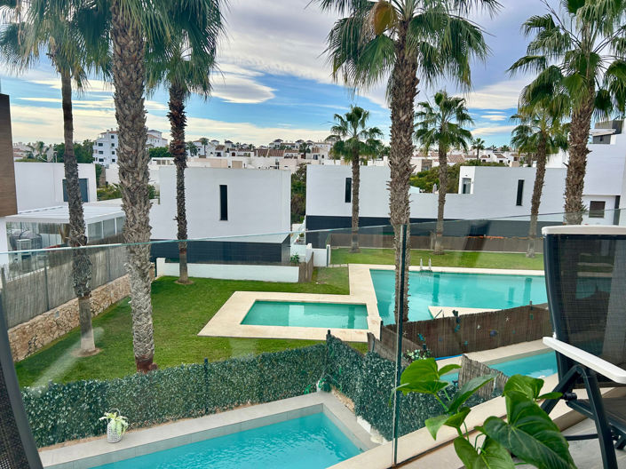 Image No.2-3 Bed Villa for sale