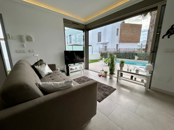 Image No.5-3 Bed Villa for sale