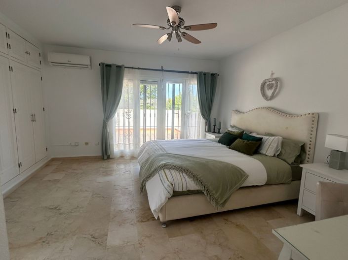 Image No.15-5 Bed Villa for sale