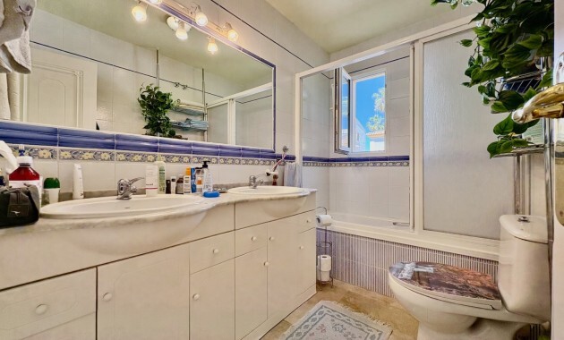 Image No.17-2 Bed Villa for sale