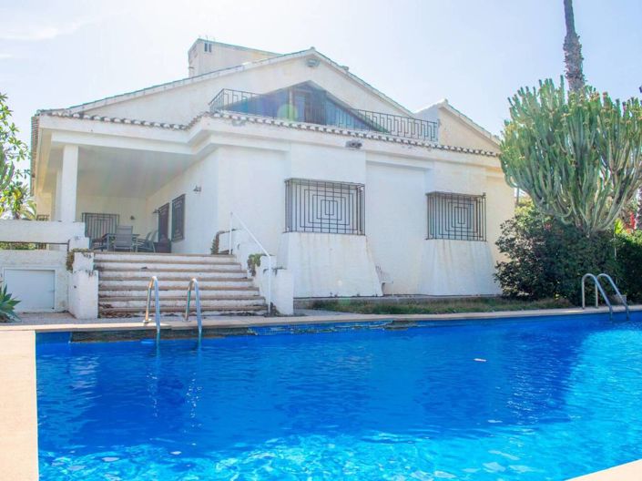 Image No.2-5 Bed Villa for sale