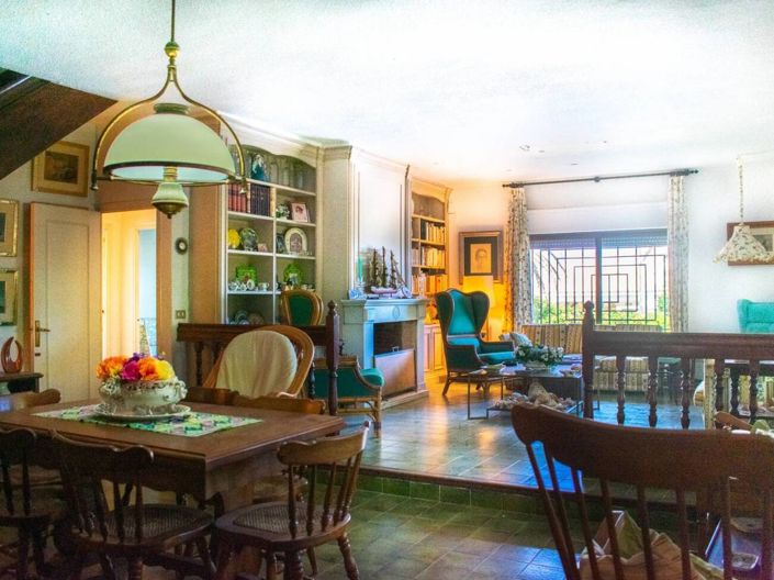 Image No.6-5 Bed Villa for sale