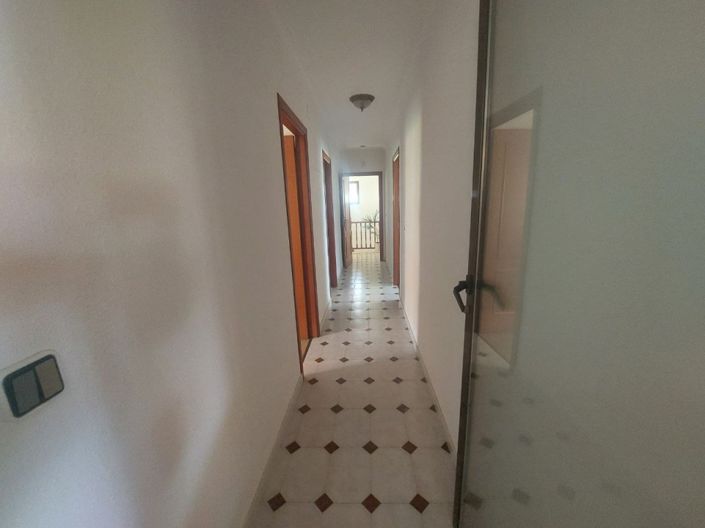 Image No.28-5 Bed Villa for sale